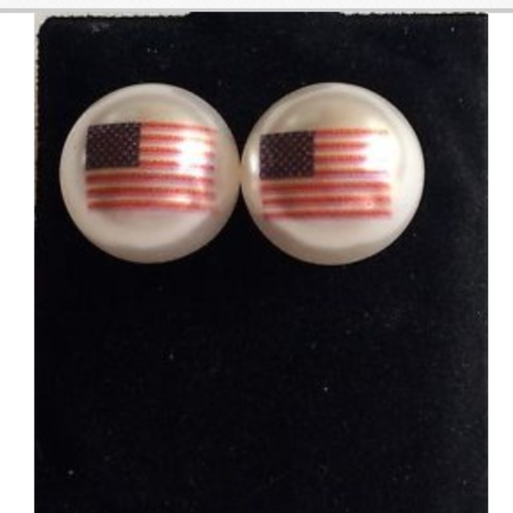 USA Flag Pearl Earrings American Patriotic US - Picture 1 of 8